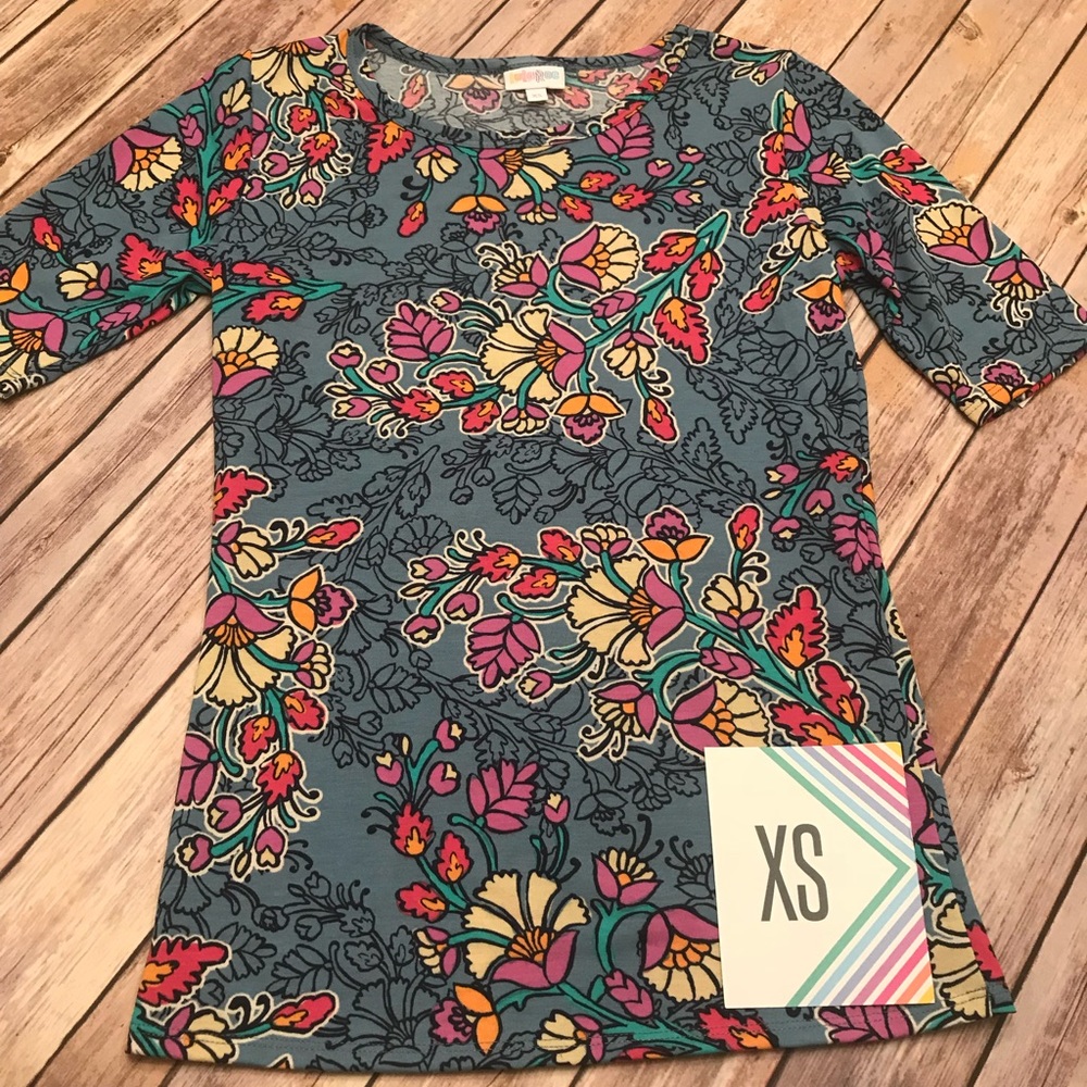 LuLaRoe XS GiGi top